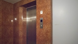 Unclassified image, 3 of 19, button - Bird Room Hotel - Pratunam (Bangkok)