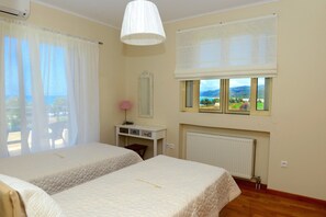 5 slaapkamers, een strijkplank/strijkijzer, gratis wifi, beddengoed