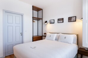 1 bedroom, iron/ironing board, Internet, bed sheets