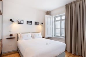 1 bedroom, iron/ironing board, Internet, bed sheets