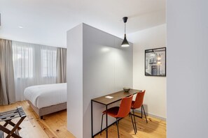 1 chambre, fer et planche à repasser, accès Internet, draps fournis