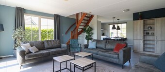 Villa avec bain à remous et sauna à Makkum