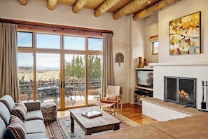 TV, fireplace, offices