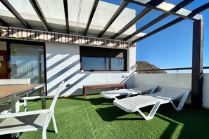 Outdoor dining - Ãtico con jacuzzi en Carboneras (Carboneras)