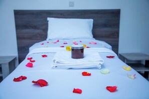 Couples treatment room(s), body treatments, deep-tissue massages - Kisimani Eco Resort & Spa (Isiolo)