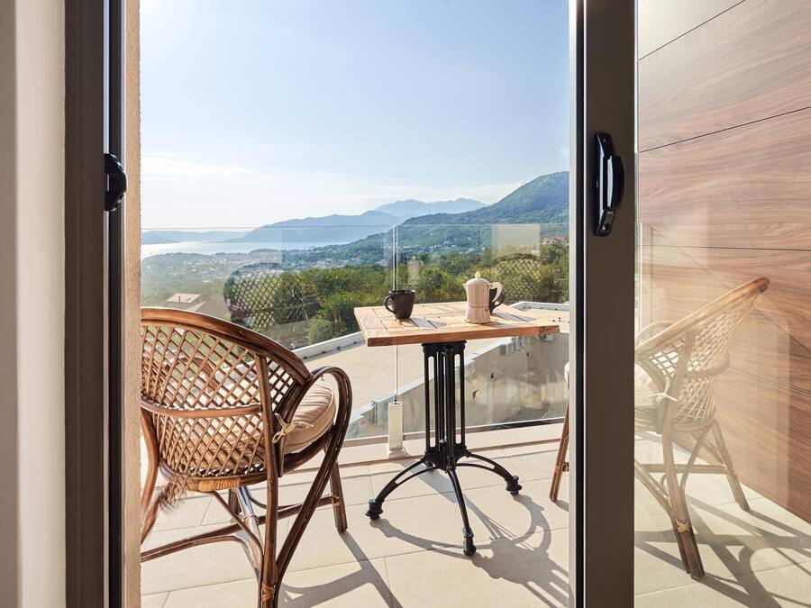 Apartamento, 2 quartos, vista para o mar | Sacada