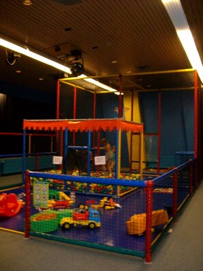Children's area - Beautiful, cozy vacation home in the Aquadelta Bruinisse vacation park (Bruinisse)
