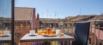 Tra l'Etna e il mare via Oberdan