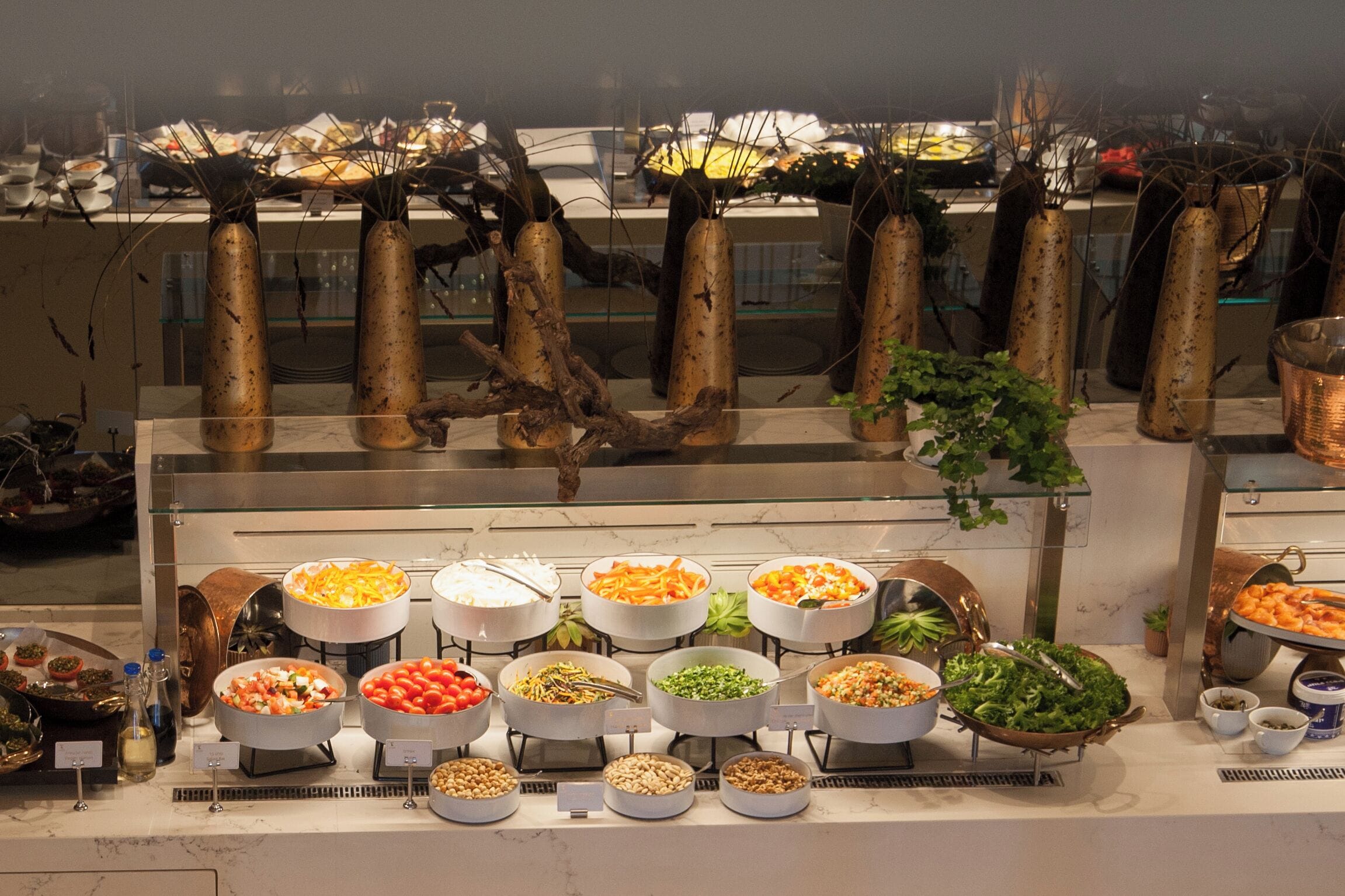 Daily buffet breakfast (ILS 100 per person)