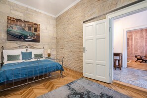 2 bedrooms, WiFi - King 's Residence: a two-bedroom masterpiece (Budapest)