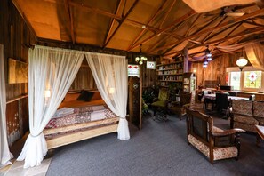 1 bedroom, desk, WiFi