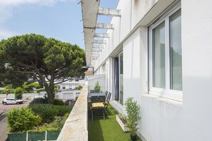 Outdoor dining - Apartment 5 minutes from Royan beach (Royan)