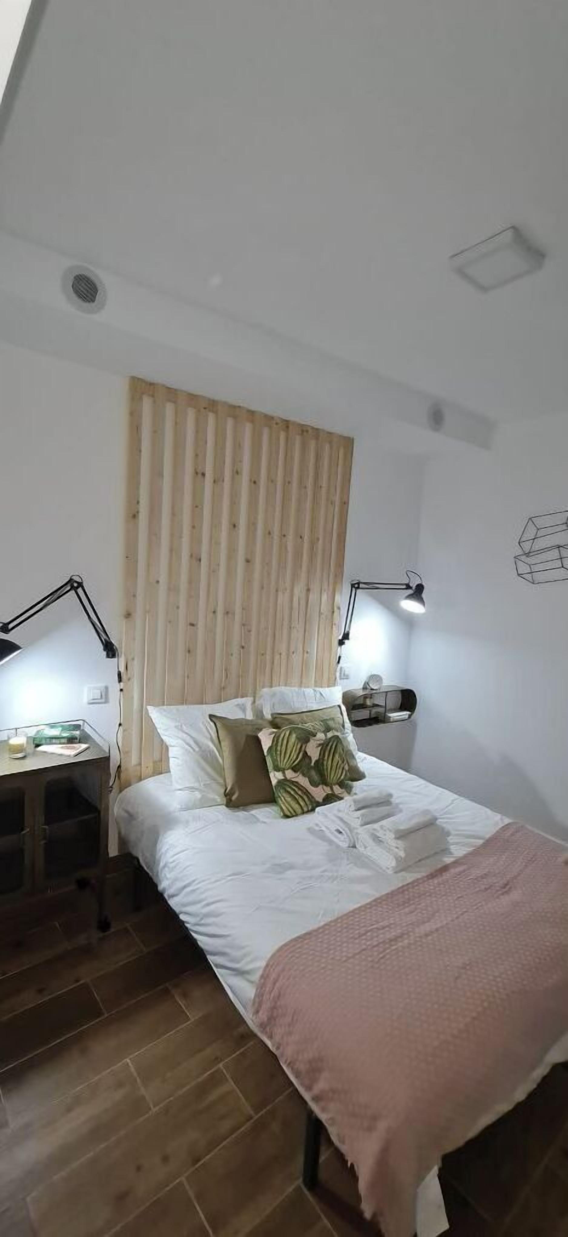 1 slaapkamer, een bureau, een strijkplank/strijkijzer, gratis wifi