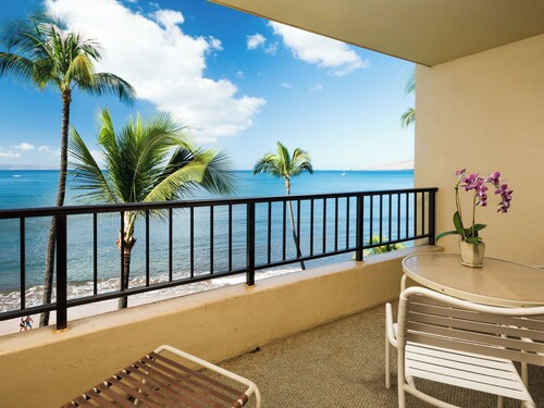  Sugar Beach Resort. Beautiful Front And Center Beachfront Condo! A/C Wifi
