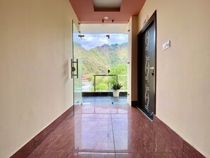 Hallway - Tapovan New Residency (5 minutes walk to Laxman jhula) (Narendranagar)