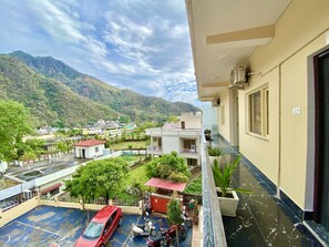 Front of property - Tapovan New Residency (5 minutes walk to Laxman jhula) (Narendranagar)