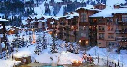 New! Powderhorn Peak Retreat