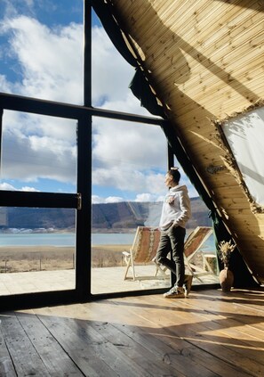 Interior - Cozy triangle house with lake view in 1 hour from Tbilisi (Sioni)