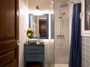 Towels - Charming Seafront Apartment - Baix a Mar (Torredembarra)