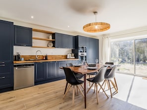 Fridge, microwave, oven, dishwasher - Charming Cottage near Loire: Private Terrace, 2 Ensuite BRs, Baby Gear, WiFi, Pet-Friendly (Mauves-sur-Loire)