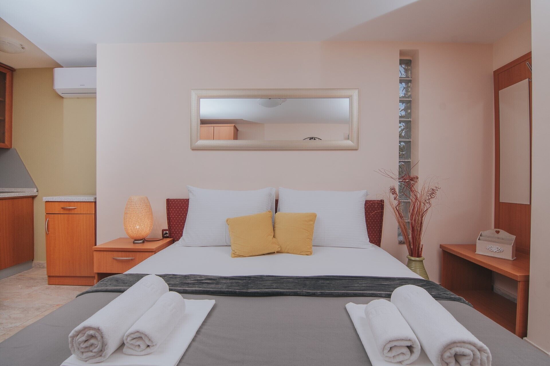 Bügeleisen/Bügelbrett, WLAN, Bettwäsche