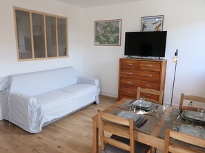 TV - Comfortable studio cabin for 4 pers, Saint-Gervais-les-Bains, well-equipped (Saint-Gervais-les-Bains)