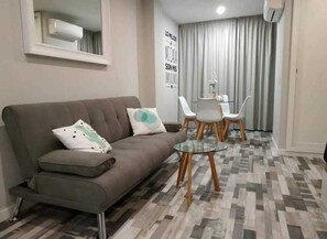 TV - Randmar Apartment Apartamento con Bonitas Vistas en la Costa del Sol (Benalmádena)