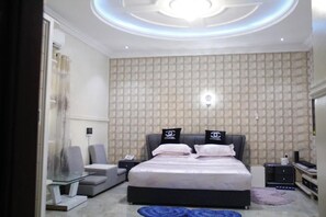 4 habitaciones, escritorio, wifi y ropa de cama 