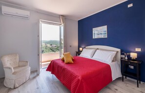 3 bedrooms, iron/ironing board, travel cot, free WiFi