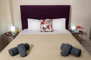 Family Condo | In-room safe, blackout drapes, soundproofing, iron/ironing board - Room25 (Chania)