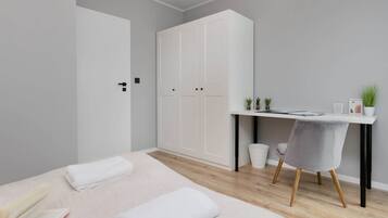 1 bedroom, desk, iron/ironing board, WiFi