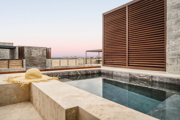 A rooftop pool - Xalet B306 · Tulum Luxurious 1BR Penthouse with Pool & Cenote (Tulum)