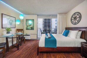 Fer et planche à repasser, Wi-Fi gratuit, draps fournis