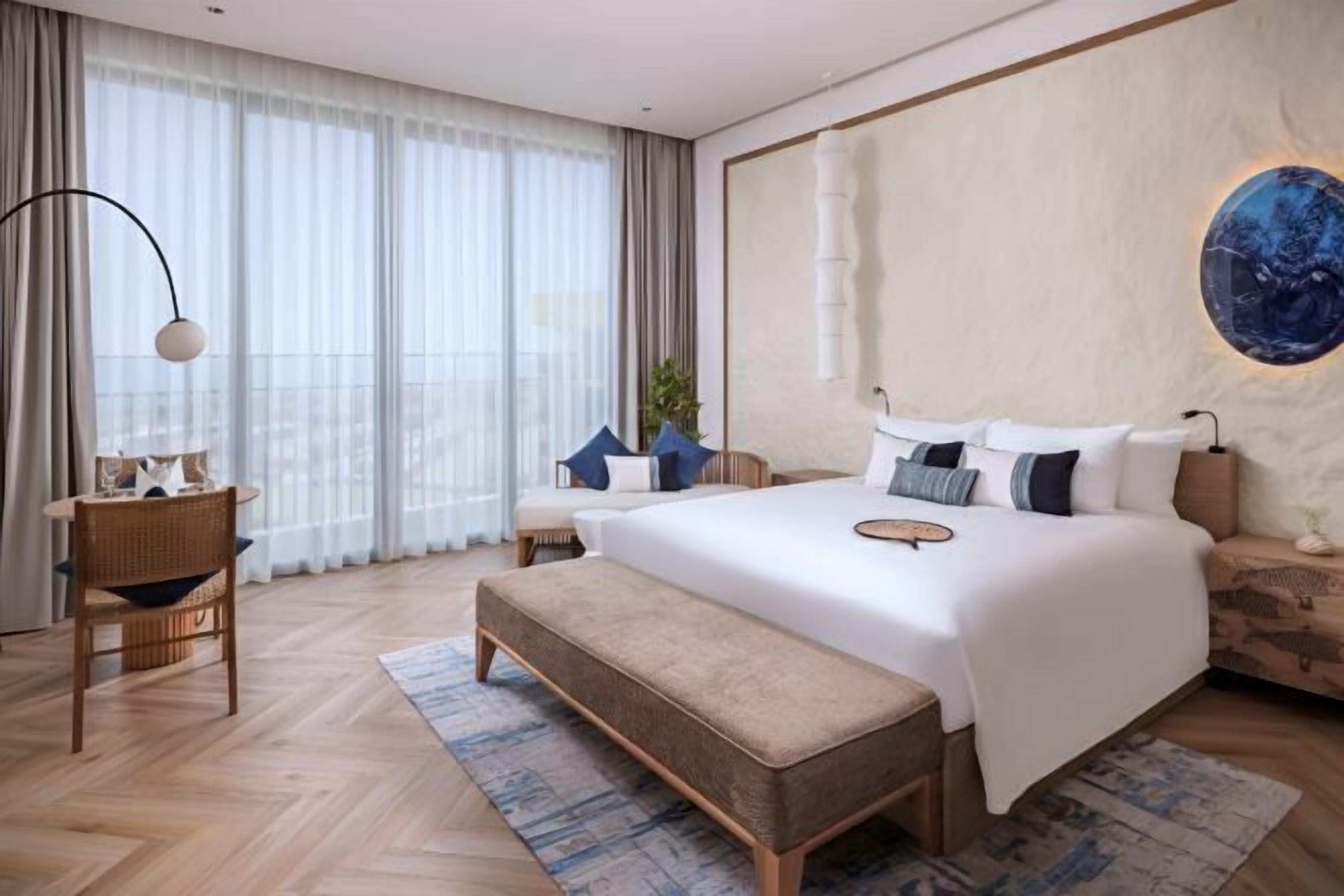 Minibar, in-room safe, desk, laptop workspace