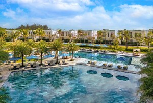 2 outdoor pools, free cabanas, pool umbrellas