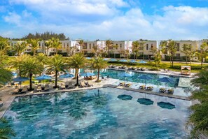 2 outdoor pools, free pool cabanas, pool umbrellas