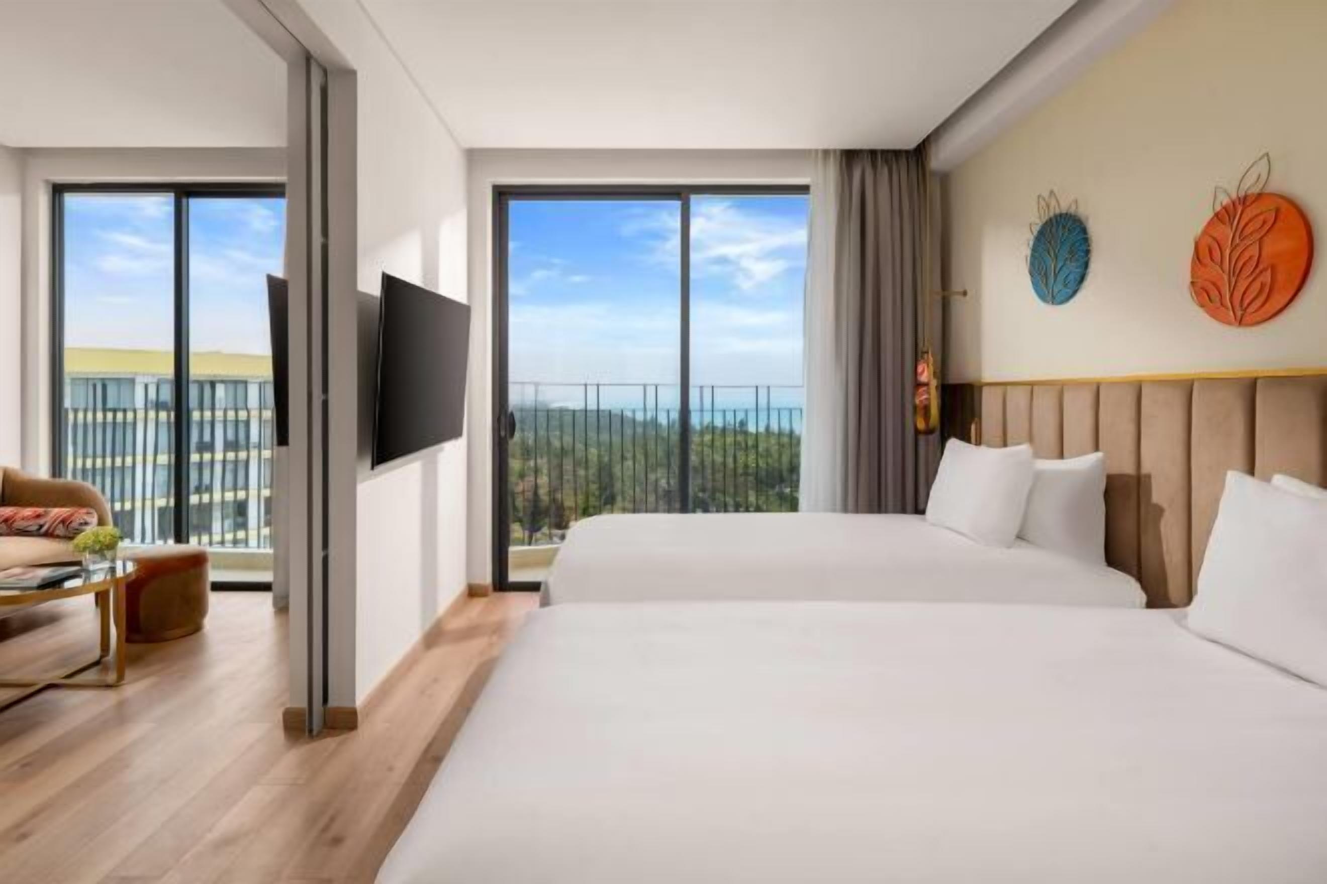 Minibar, in-room safe, desk, laptop workspace