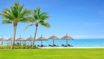 2 outdoor pools, free pool cabanas, pool umbrellas