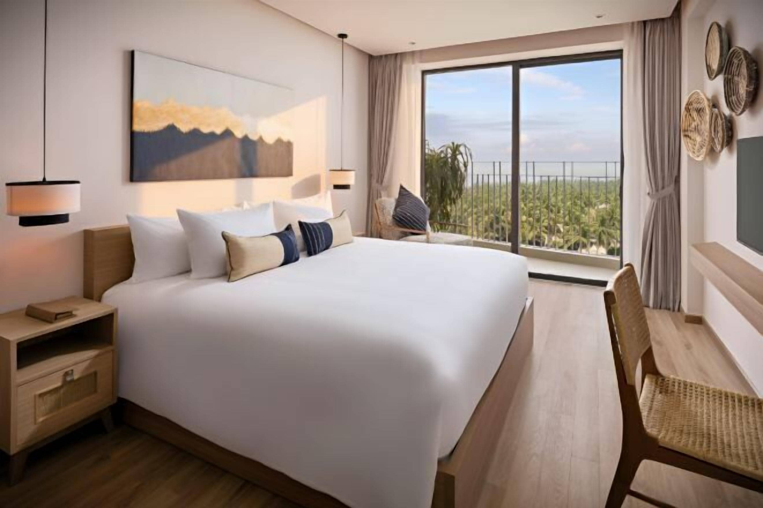 Minibar, in-room safe, desk, laptop workspace