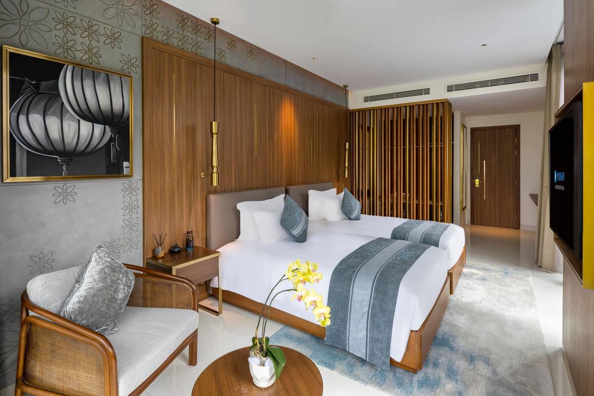 Villa, 3 habitaciones, vistas al jardín (Pool) | Caja fuerte, escritorio, espacio para trabajar con un portátil