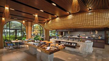 Free daily buffet breakfast