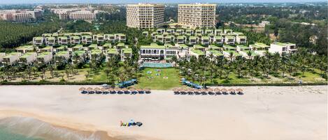 Private beach, white sand, free beach cabanas, sun-loungers