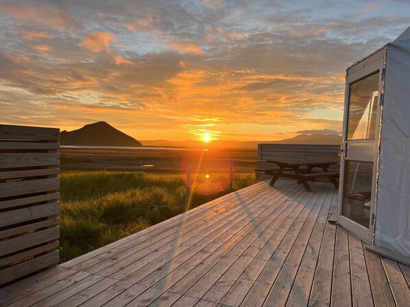 تناول الطعام بالخارج