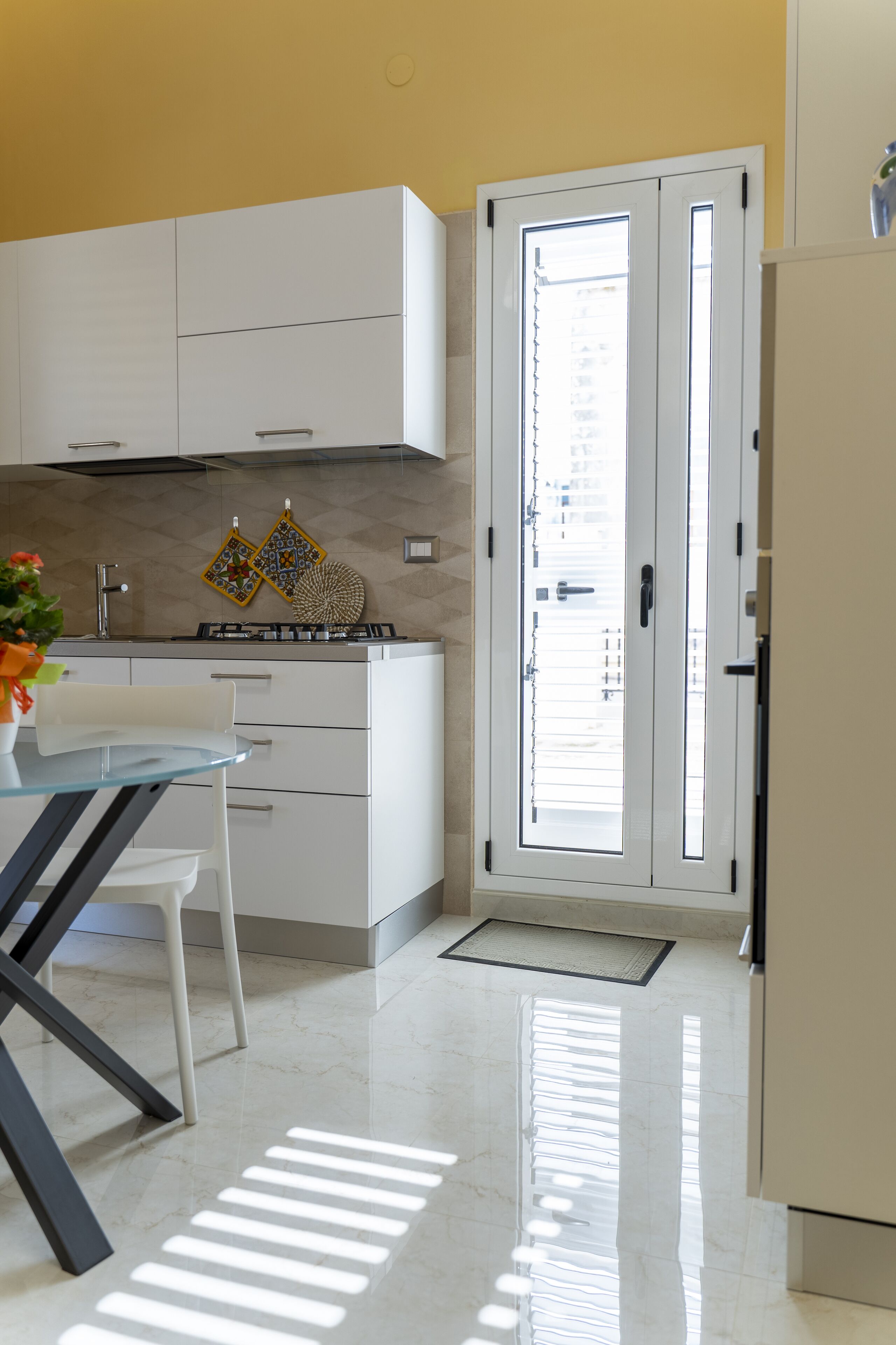 Camera Superior | Cucina privata | Frigorifero con congelatore, microonde, forno, piano cottura