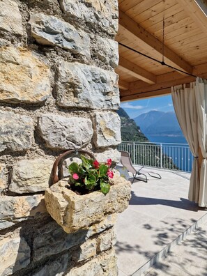 Property grounds - Glicine: with amazing lake view and Garden (Tignale)