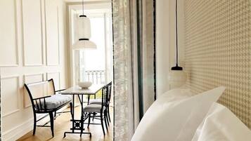 1 slaapkamer, een strijkplank/strijkijzer, wifi, beddengoed