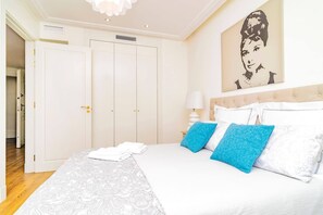 1 chambre, fer et planche à repasser, Wi-Fi, literie fournie