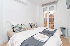 3 quartos, ferros/tábuas de passar roupa, Wi-Fi, roupa de cama