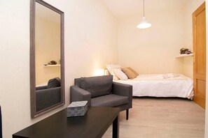 1 soverom, strykejern/-brett, wi-fi og sengetøy