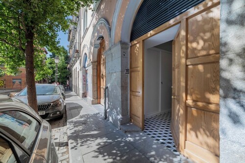 The Golden Lady and Co.1 - Calle Lavapiés